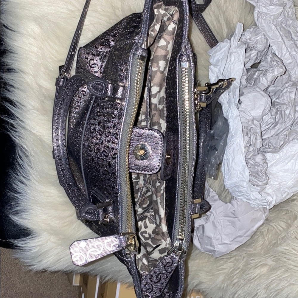 Guess Handbag - Picture 4 of 4